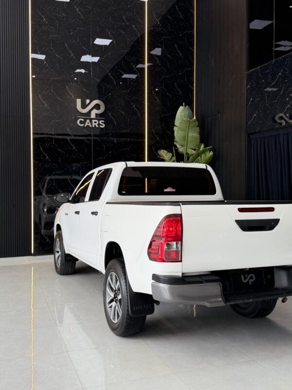 WhatsApp Image 2026-10-10 at 10.21.41 AM (3) TOYOTA HILUX 4X2 DC DX 2.4 TDI 6 MT