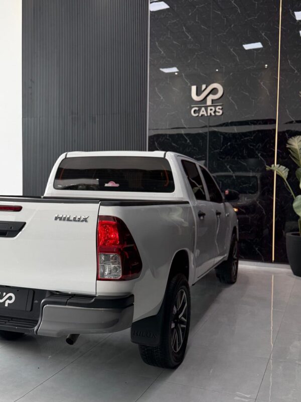 WhatsApp Image 2026-10-10 at 10.21.41 AM TOYOTA HILUX 4X2 DC DX 2.4 TDI 6 MT