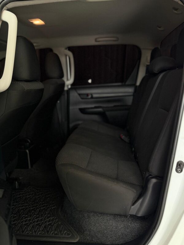 WhatsApp Image 2026-10-10 at 10.21.44 AM (1) TOYOTA HILUX 4X2 DC DX 2.4 TDI 6 MT