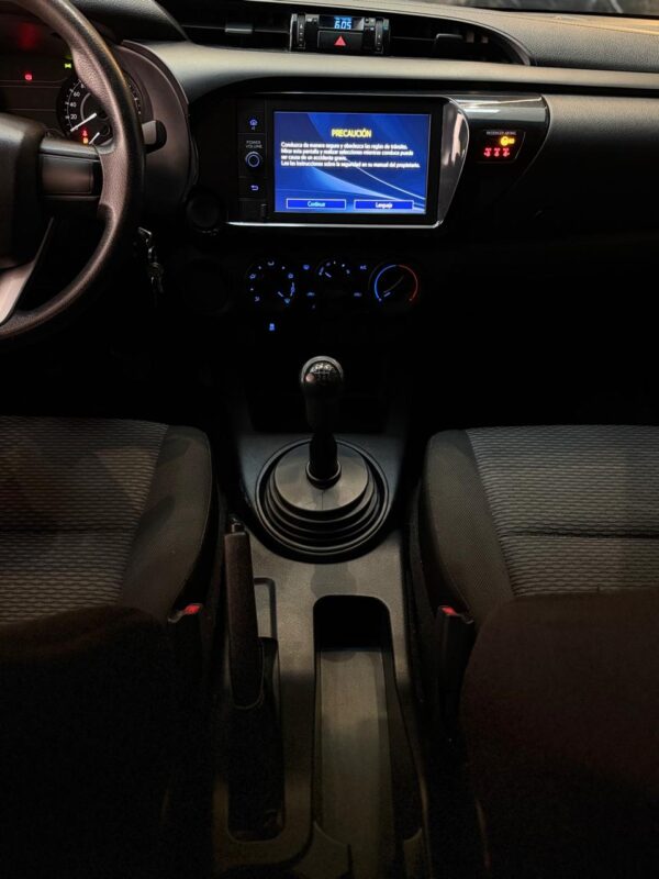 WhatsApp Image 2026-10-10 at 10.21.45 AM TOYOTA HILUX 4X2 DC DX 2.4 TDI 6 MT
